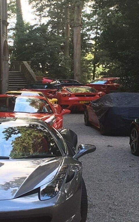 Et Ferrari treff på Castello di Montegufoni