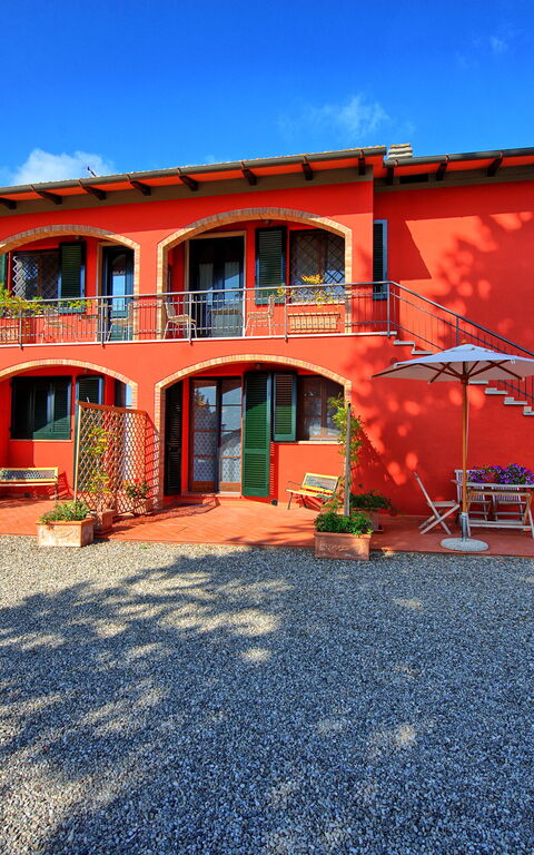 Casa Rossa: Eksteriør, Utendørs