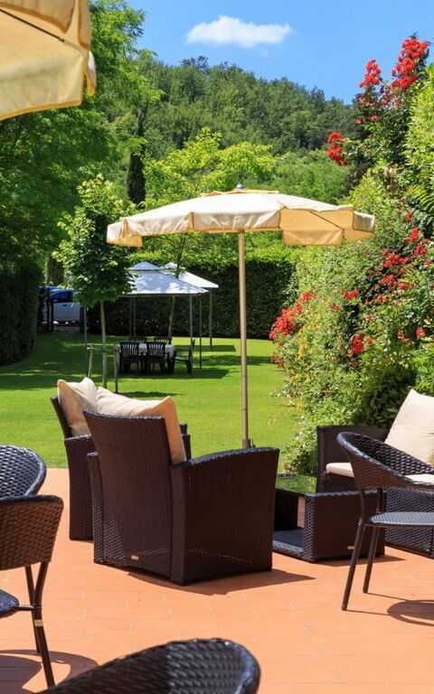 Palazzo a Greve: Sommer, Utendørs