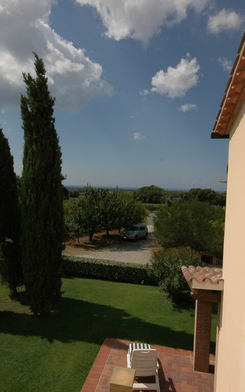 Poderino: Eksteriør, Utendørs