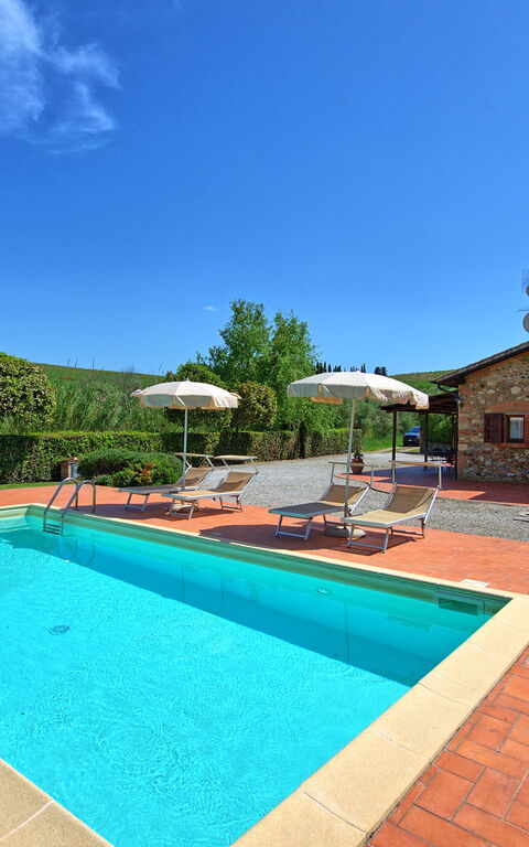 Cuccardino: basseng, Utendørs