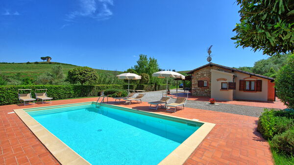 Cuccardino: basseng, Utendørs