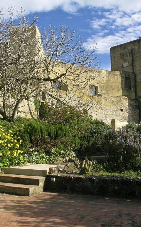 Presidio: Eksteriør, Utendørs