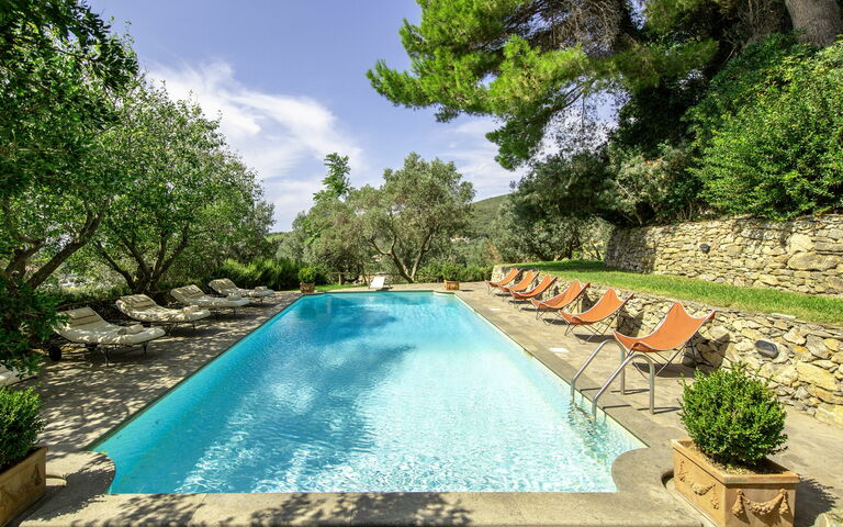 Castello Leopoldo: basseng, Hage