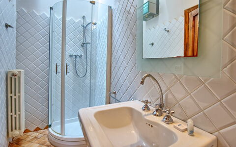 Feriebolig Montegufoni 19b: Baderom