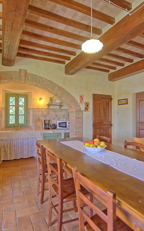 Castelmuzio: Kjøkken, Lunsjrom, Stue