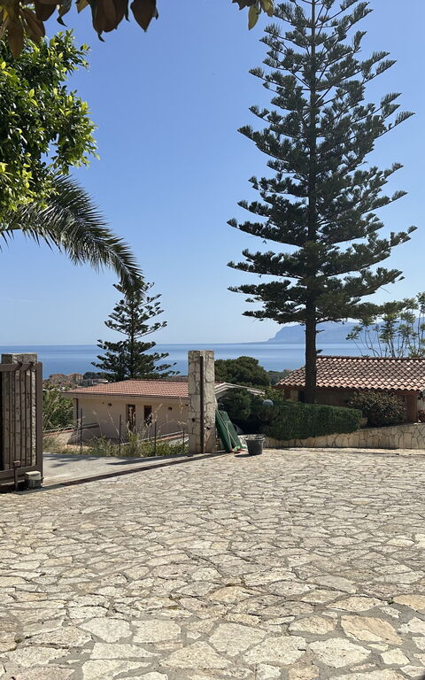 Castellammare: Eksteriør, Hovedinngang, Visningar