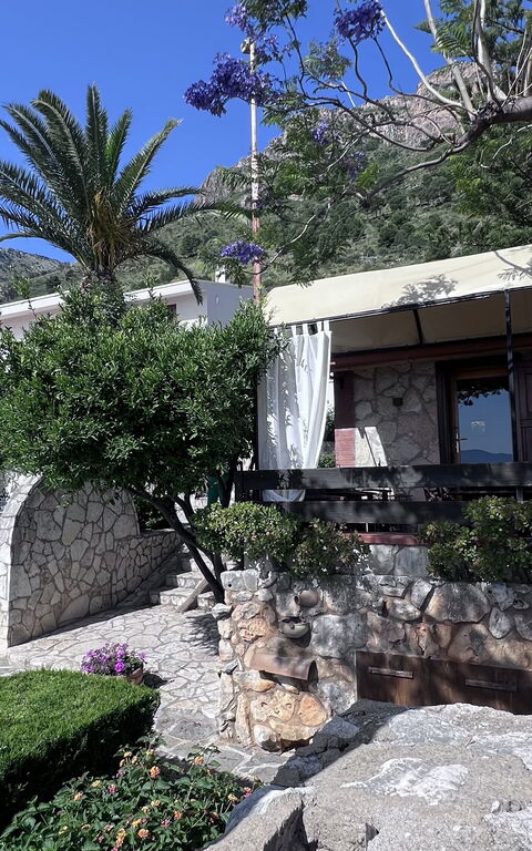 Castellammare: basseng, Eksteriør, Hage