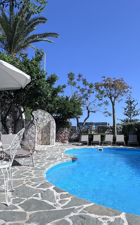 Castellammare: basseng, Eksteriør