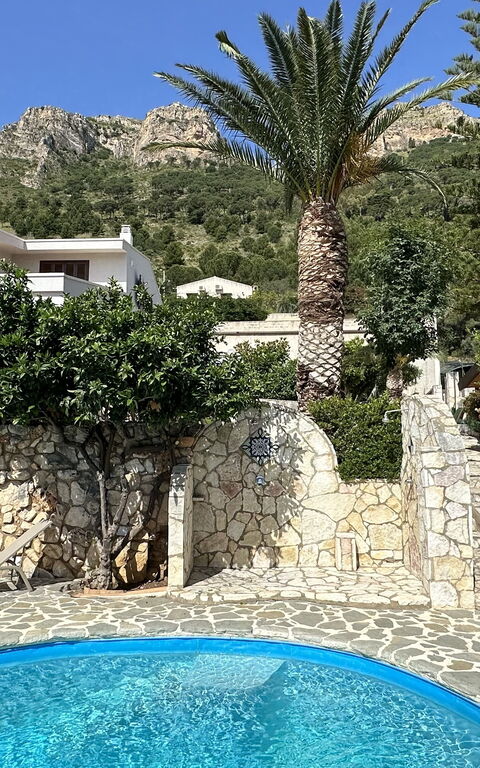 Castellammare: basseng, Eksteriør