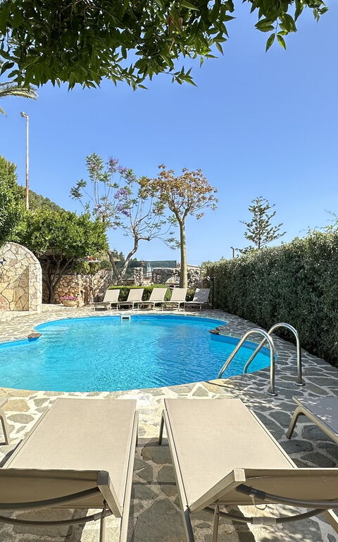 Castellammare: basseng, Eksteriør