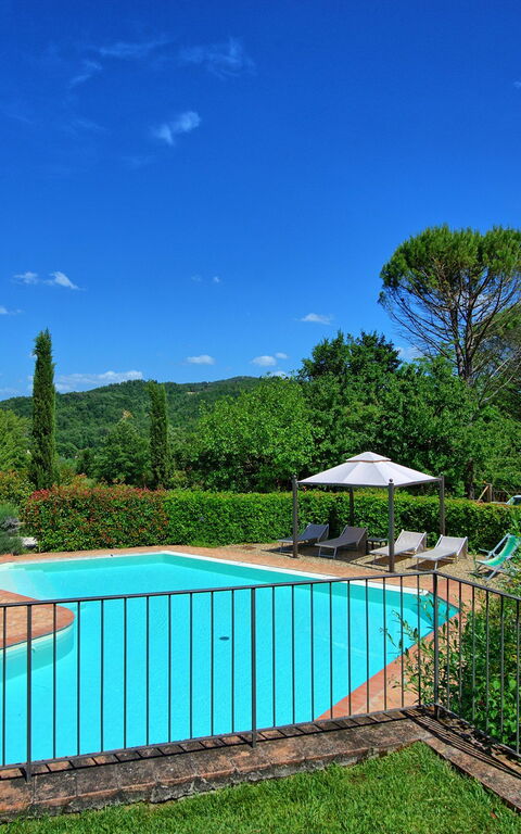 Casa Scopeti: basseng, Hage