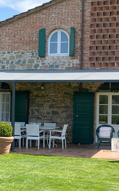 Villa Fontine: Hage, Sommer, Utendørs