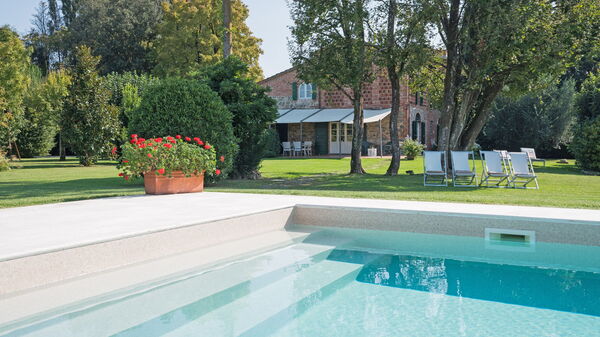 Villa Fontine: basseng, Utendørs