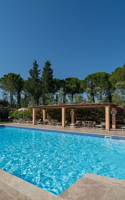 Montelopio: basseng, Eksteriør, Utendørs