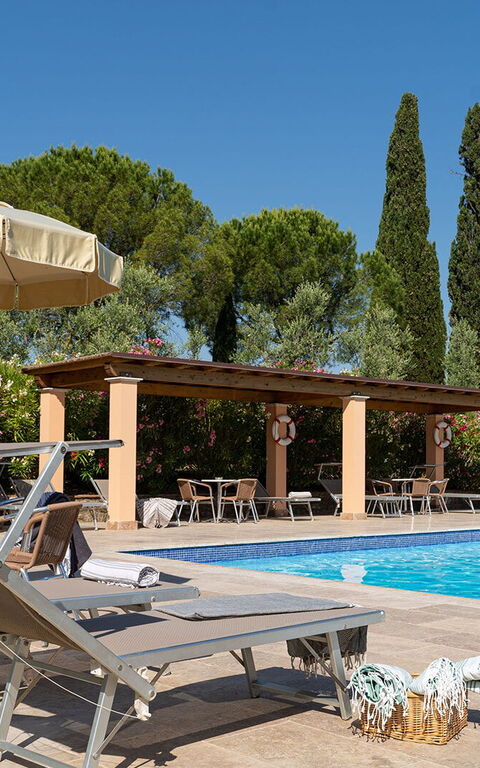 Montelopio: basseng, Eksteriør, Utendørs