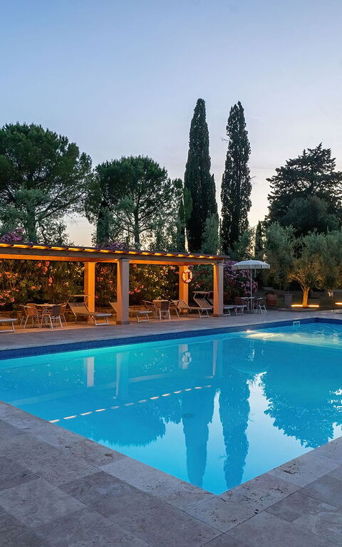 Montelopio: basseng, Eksteriør, Utendørs