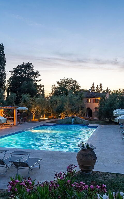 Montelopio: basseng, Eksteriør, Utendørs