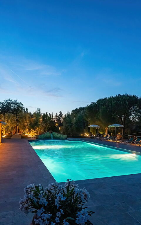 Montelopio: basseng, Eksteriør, Utendørs