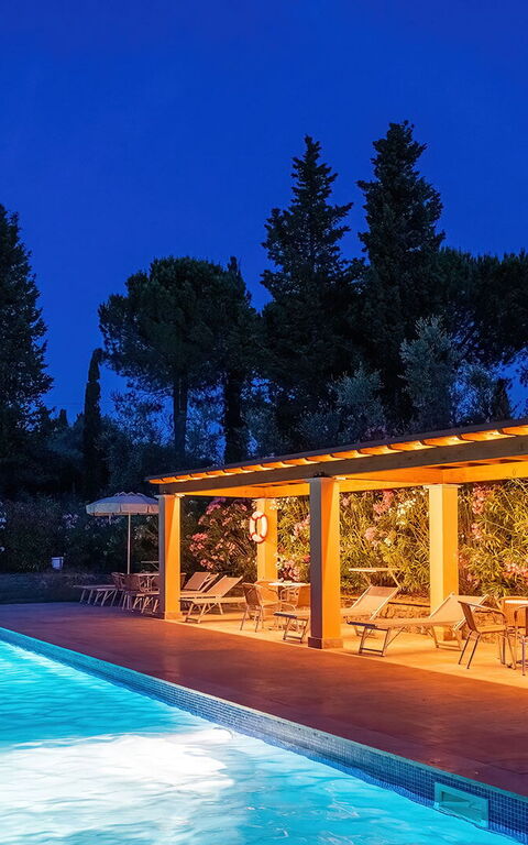 Montelopio: basseng, Eksteriør, Utendørs