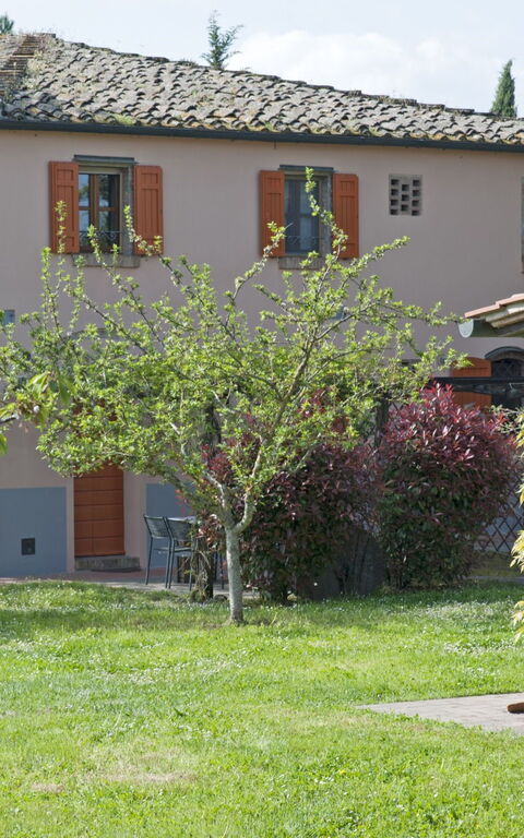 Montelopio: Eksteriør, Hage