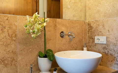 Feriebolig Montelopio 8: Baderom, Romdetaljer