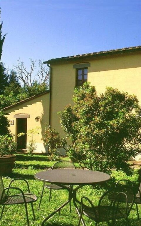 San Pietro: Hage, Utendørs