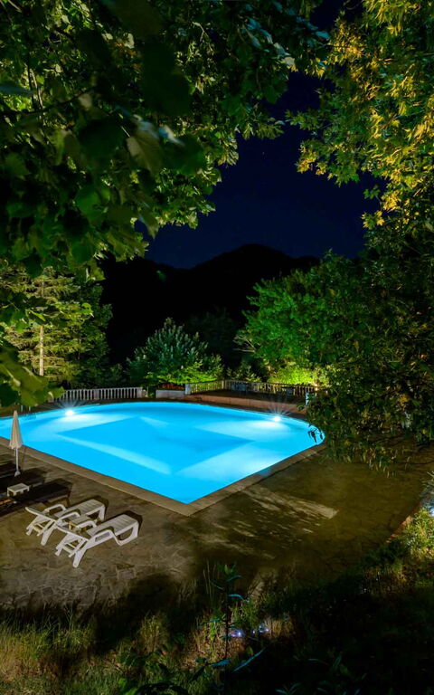 Villa Contessa: basseng, Hage, Utendørs