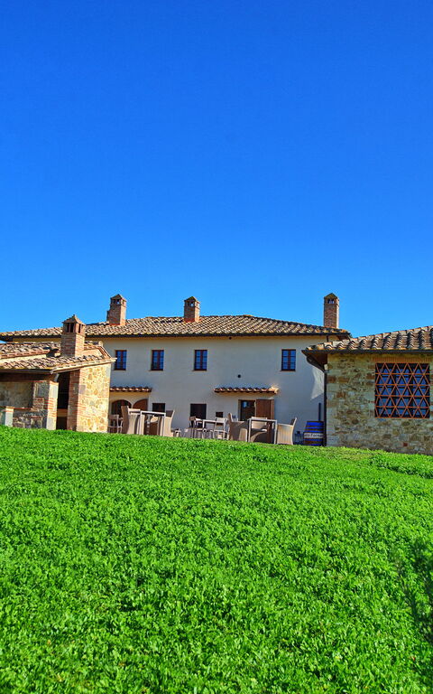 Fornacino: Eksteriør, Hage, Utendørs