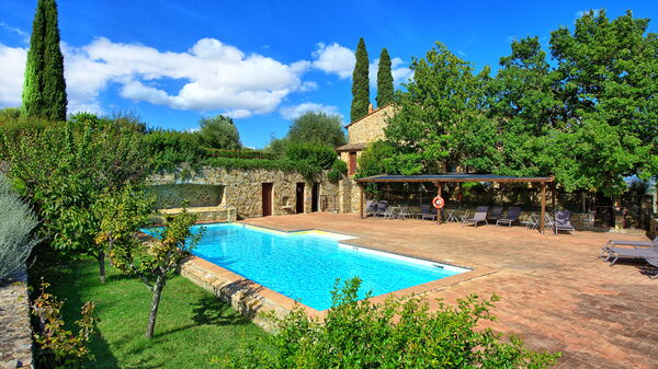 Brunello: basseng, Utendørs