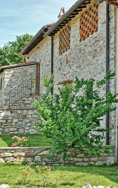 Le Fonti: basseng, Eksteriør