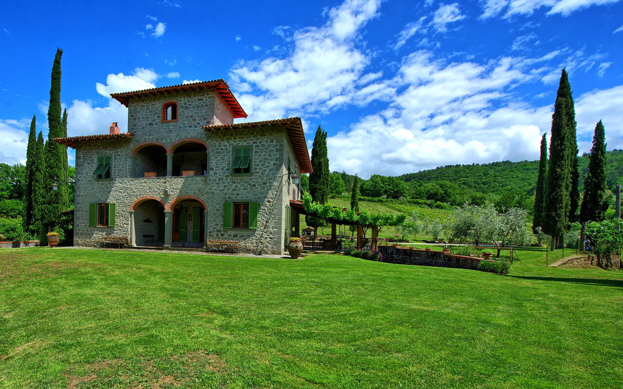 Villa Lo Scoiattolo: Hage, Utendørs