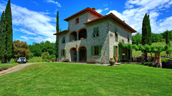 Villa Lo Scoiattolo: Hage, Utendørs