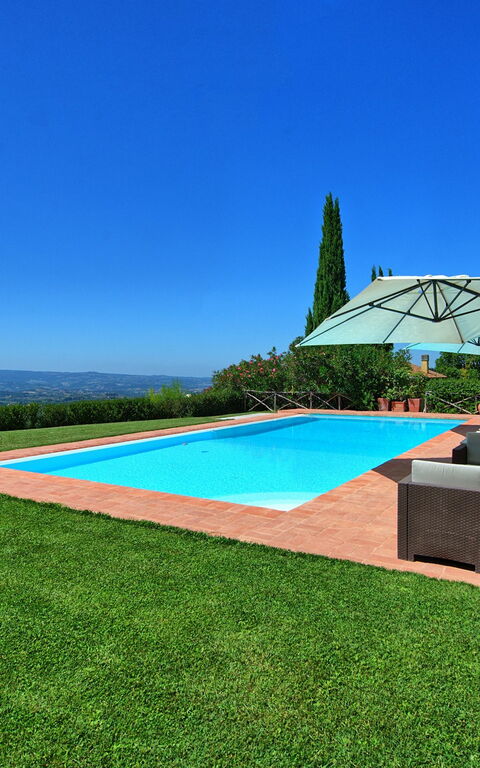 Casa Lucia: basseng, Hage