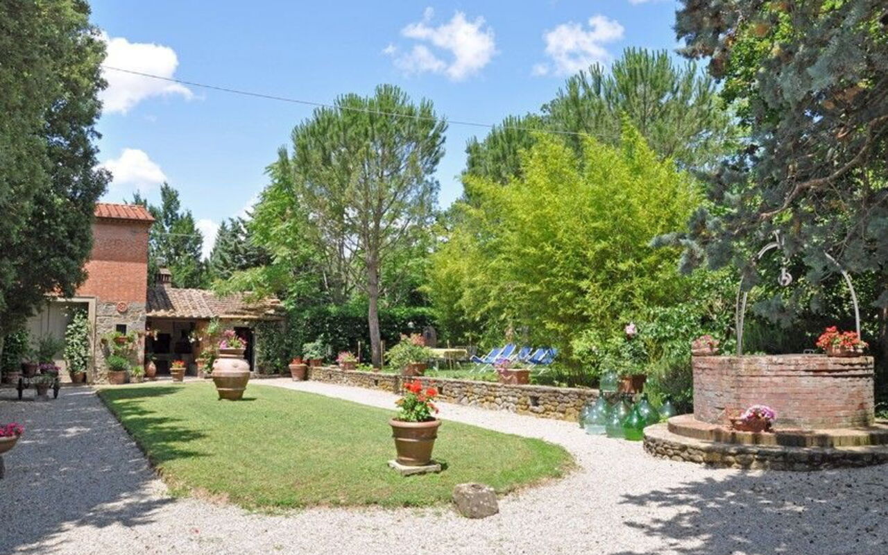 Villa Elisa: Hage