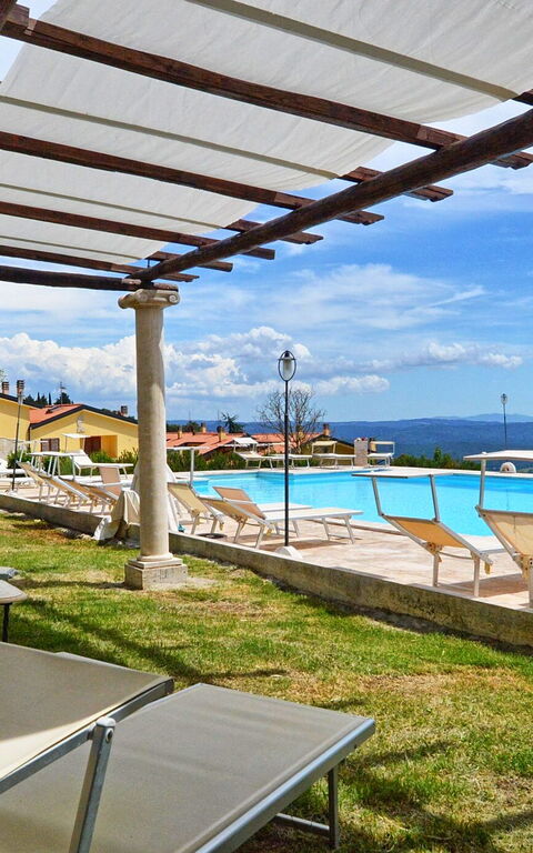 Le Querciolaie: basseng, Hage