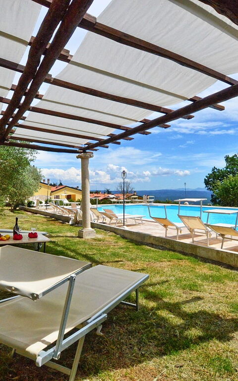 Le Querciolaie: basseng, Hage