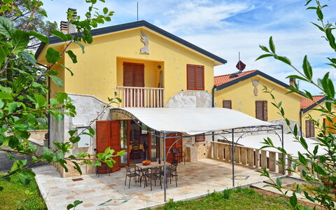 Feriebolig Dependance 1: Eksteriør, Hage, Utendørs