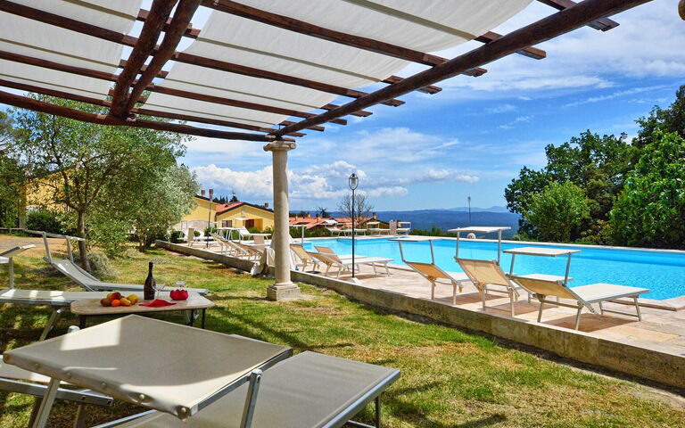 Le Querciolaie with Geothermal Pool: basseng, Hage