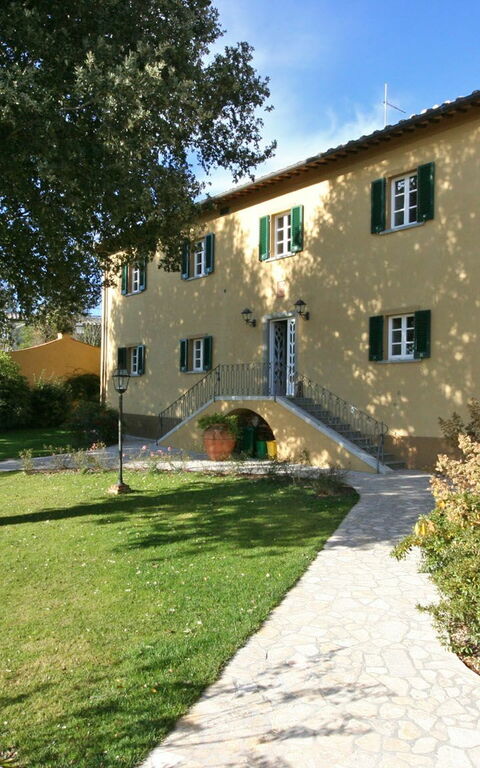 Dante: Eksteriør, Hage