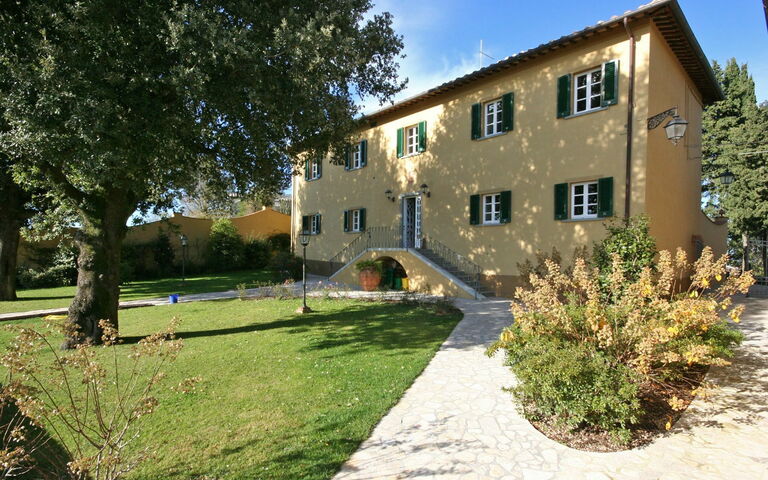 Dante: Eksteriør, Hage