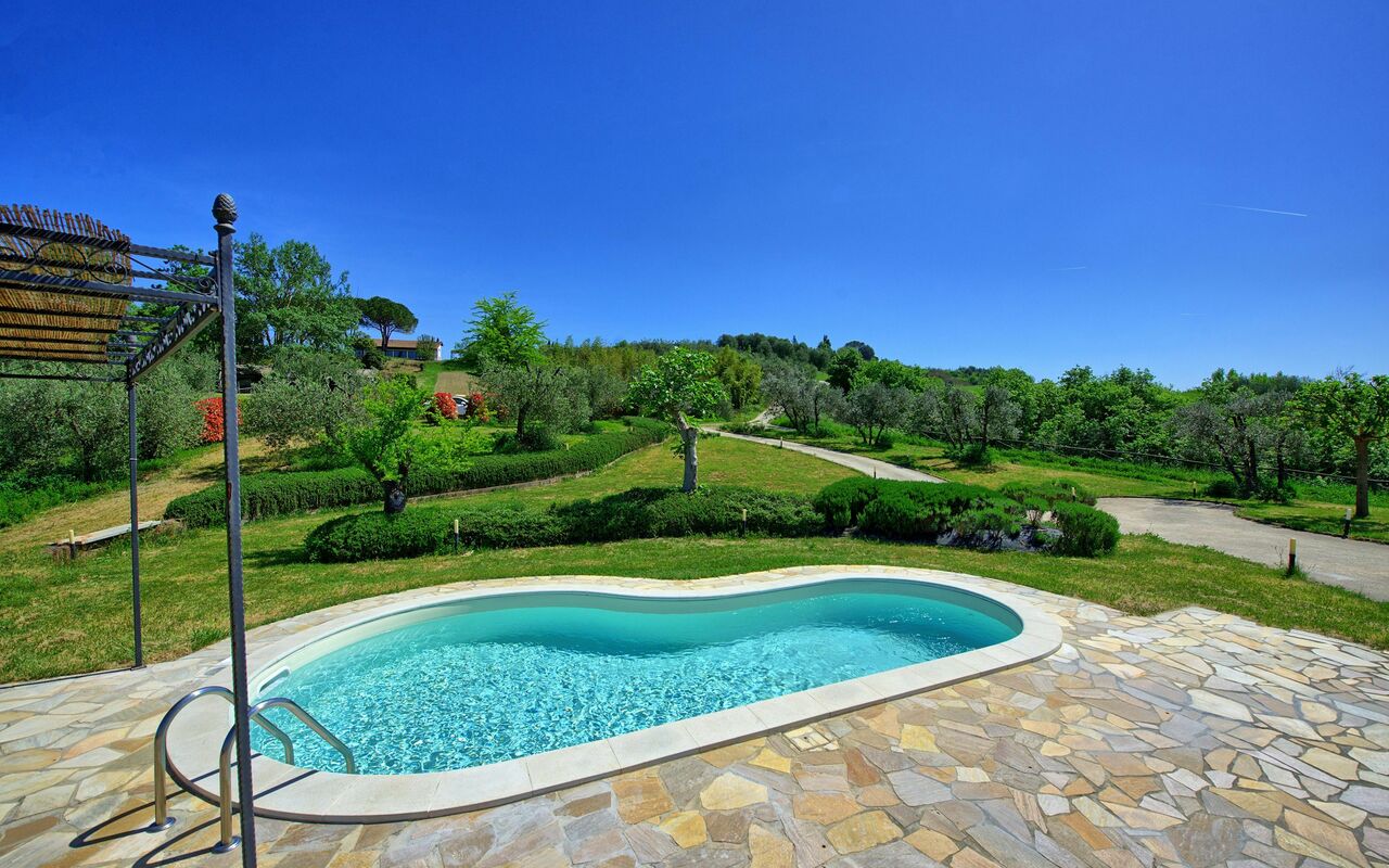 Villa Roberto: basseng, Utendørs