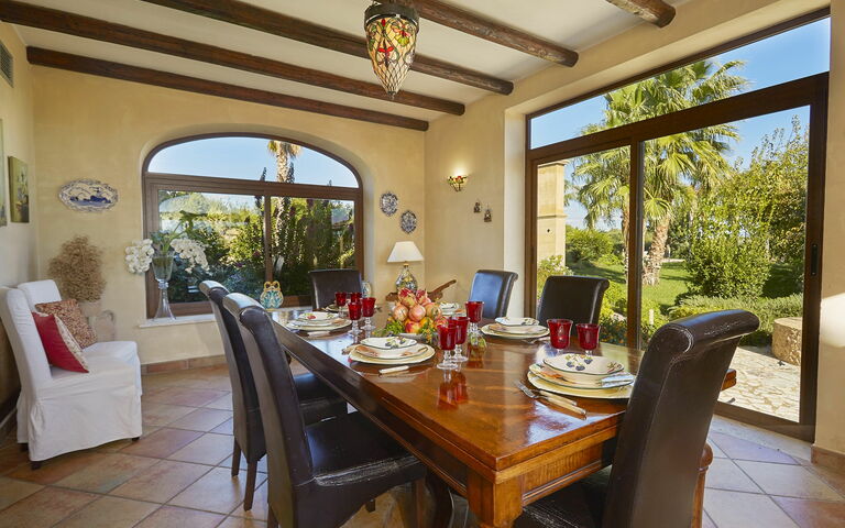 Villa Oasi: Lunsjrom, Stue