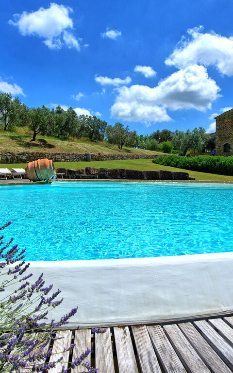 Villa Ferdinando: basseng, Sommer