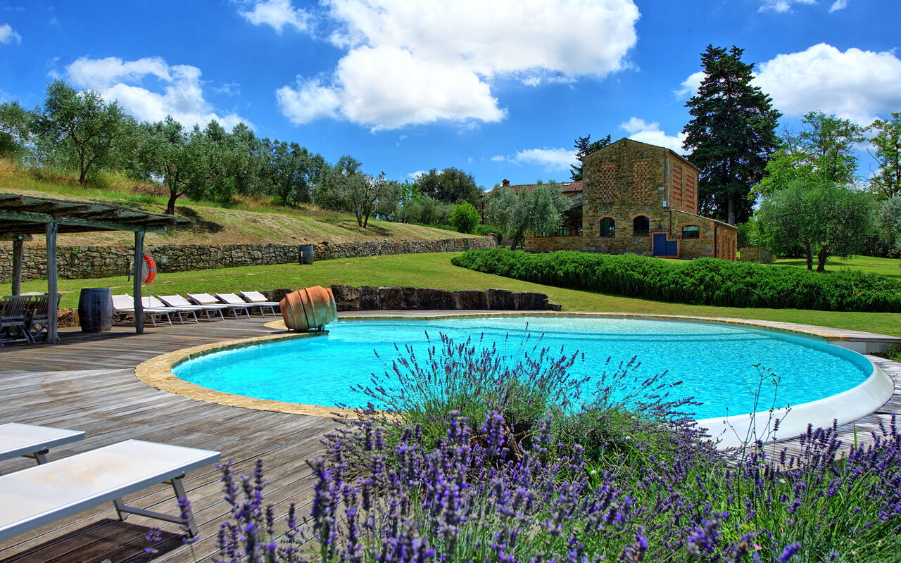 Villa Ferdinando: basseng, Sommer