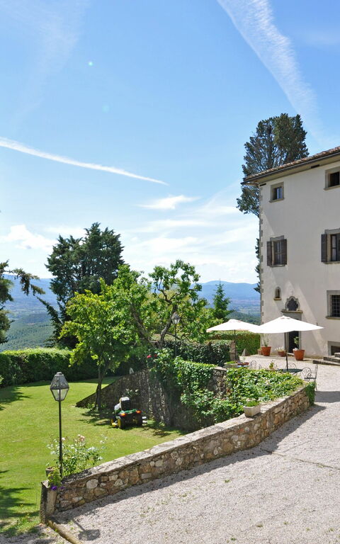 Civetta: Eksteriør, Utendørs