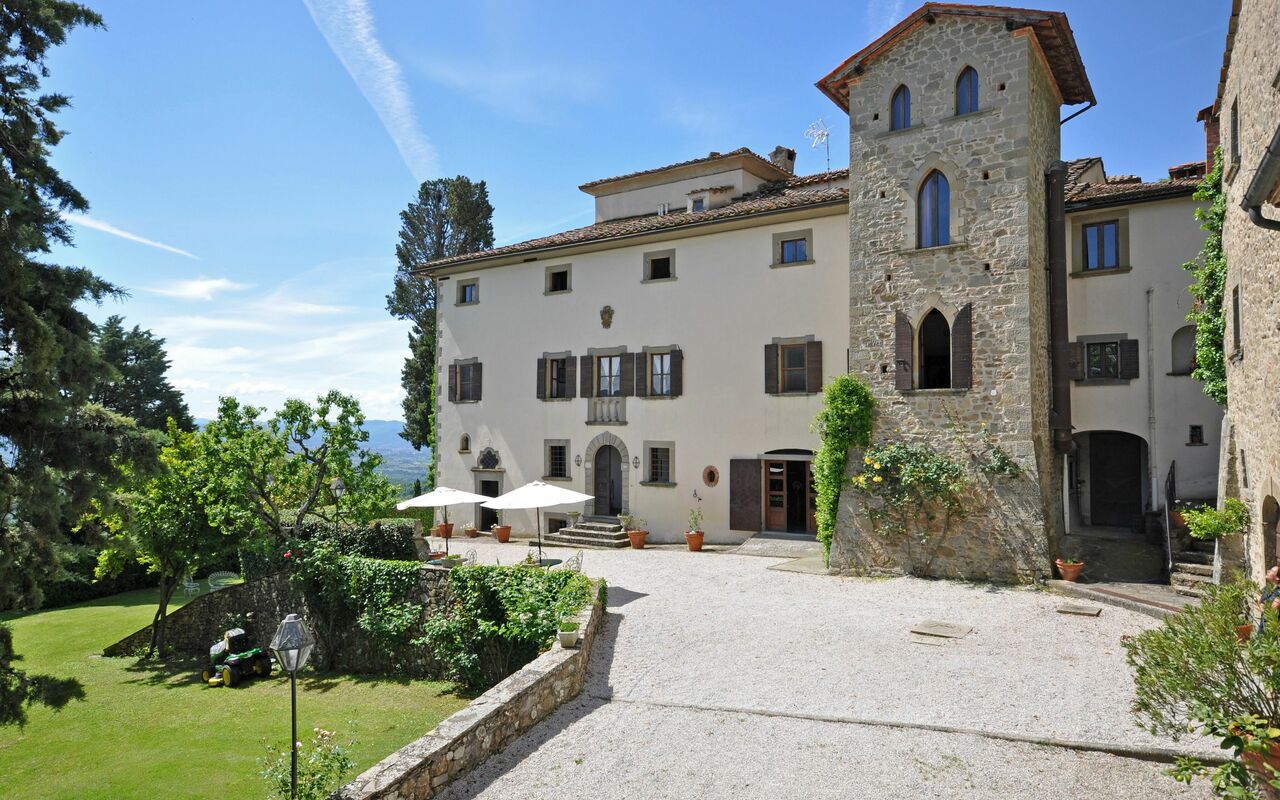 Civetta: Eksteriør, Utendørs