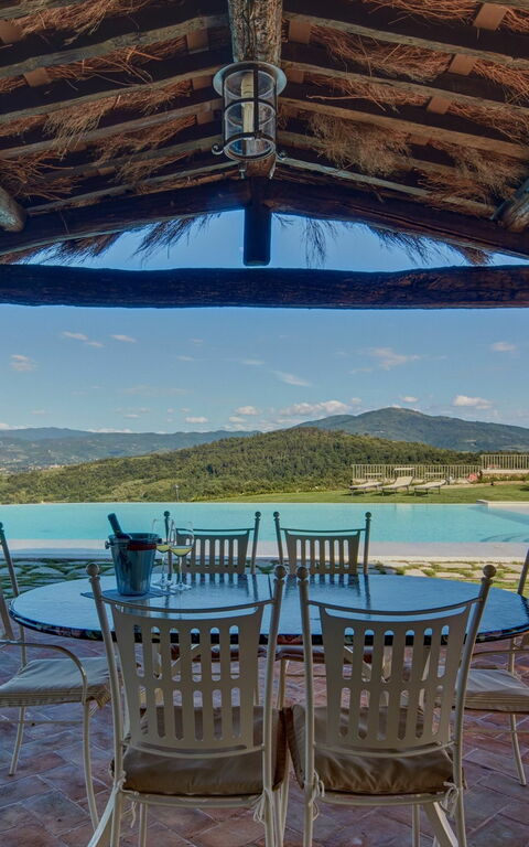 Villa Agazzi: Balkong / terrasse / uteplass, basseng