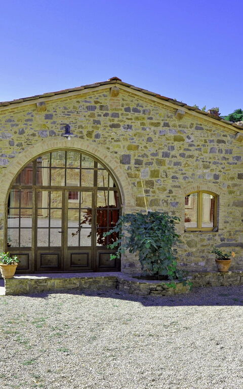 Arturo: Eksteriør, Hage, Utendørs