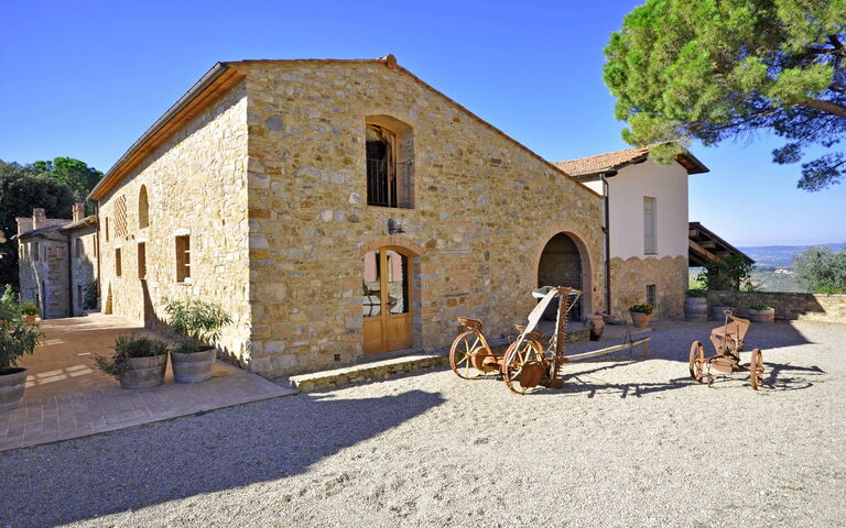 Arturo: Eksteriør, Hage, Utendørs